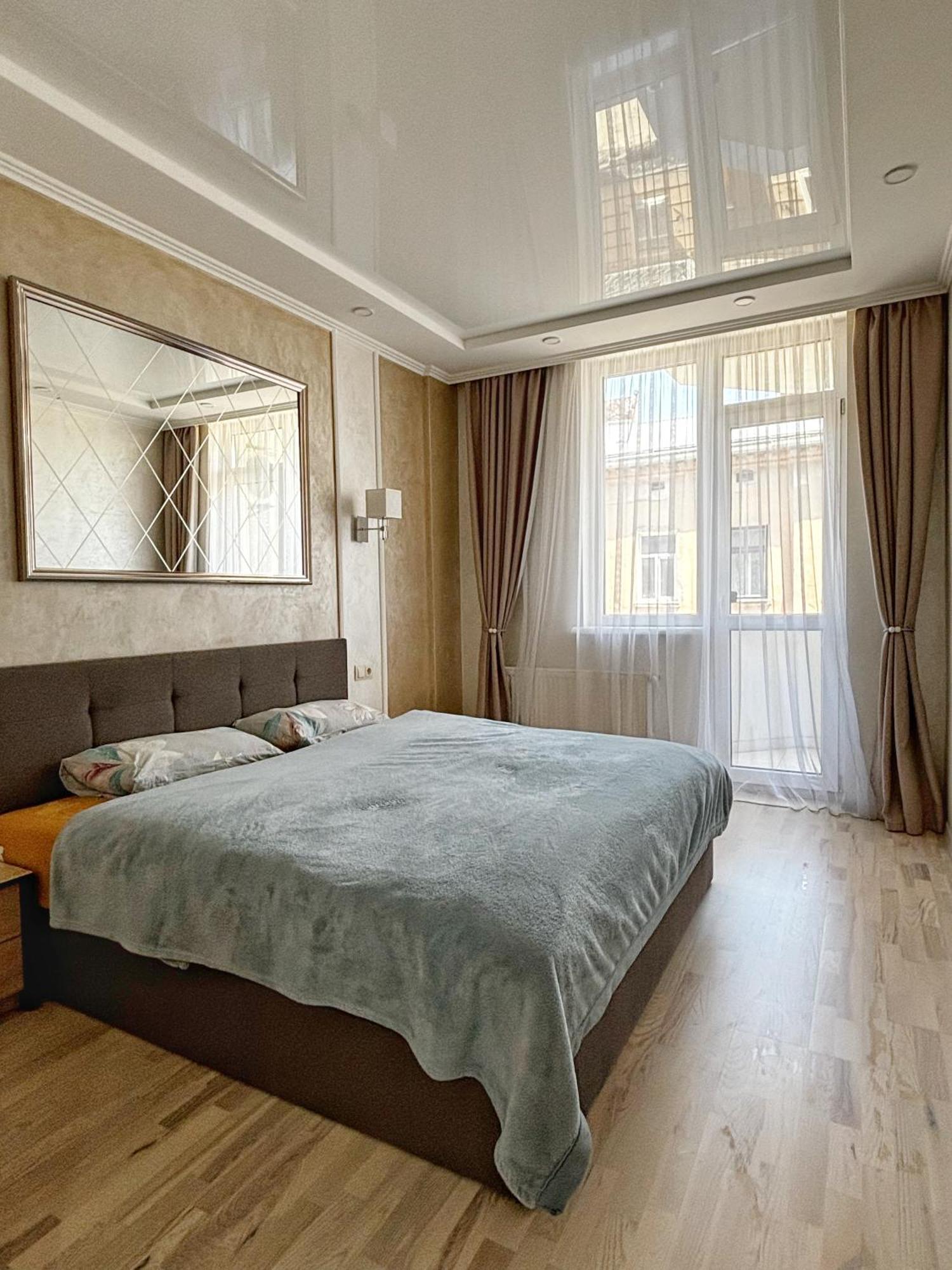 Apartment In Khmelnytsky Street Λβιβ Εξωτερικό φωτογραφία