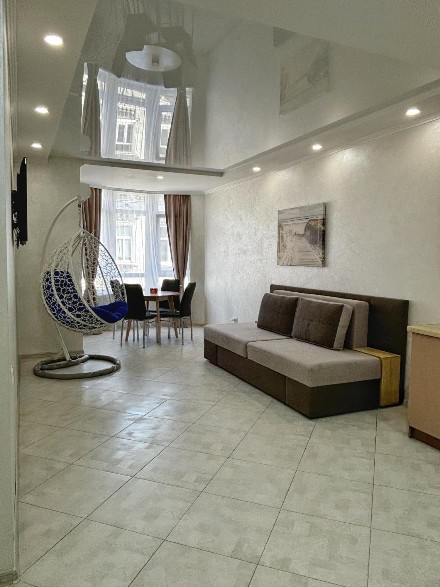 Apartment In Khmelnytsky Street Λβιβ Εξωτερικό φωτογραφία