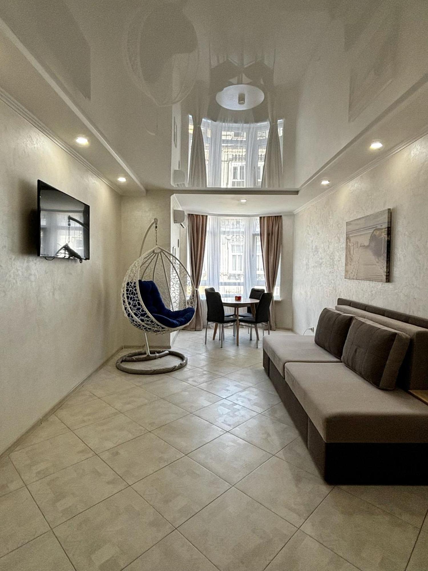 Apartment In Khmelnytsky Street Λβιβ Εξωτερικό φωτογραφία