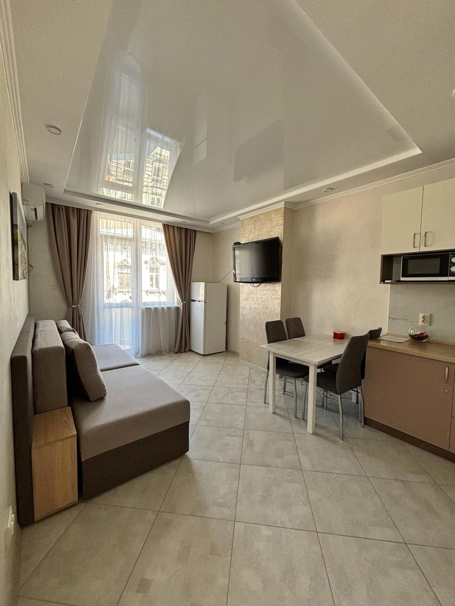 Apartment In Khmelnytsky Street Λβιβ Εξωτερικό φωτογραφία